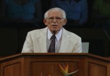 Николай Водневский – Церковь г Брайт 2006 г. “День Матери”