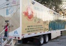 Мобильная Библейская выставка Bible Truck